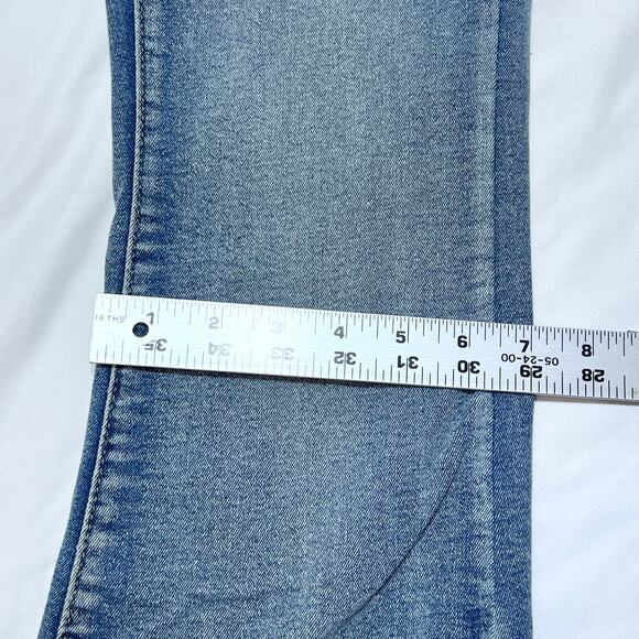 Fashion Nova Jeans Size 7 Gemma Sculpting Stretch Flare Wash Distressed Blue New - Picture 12 of 13